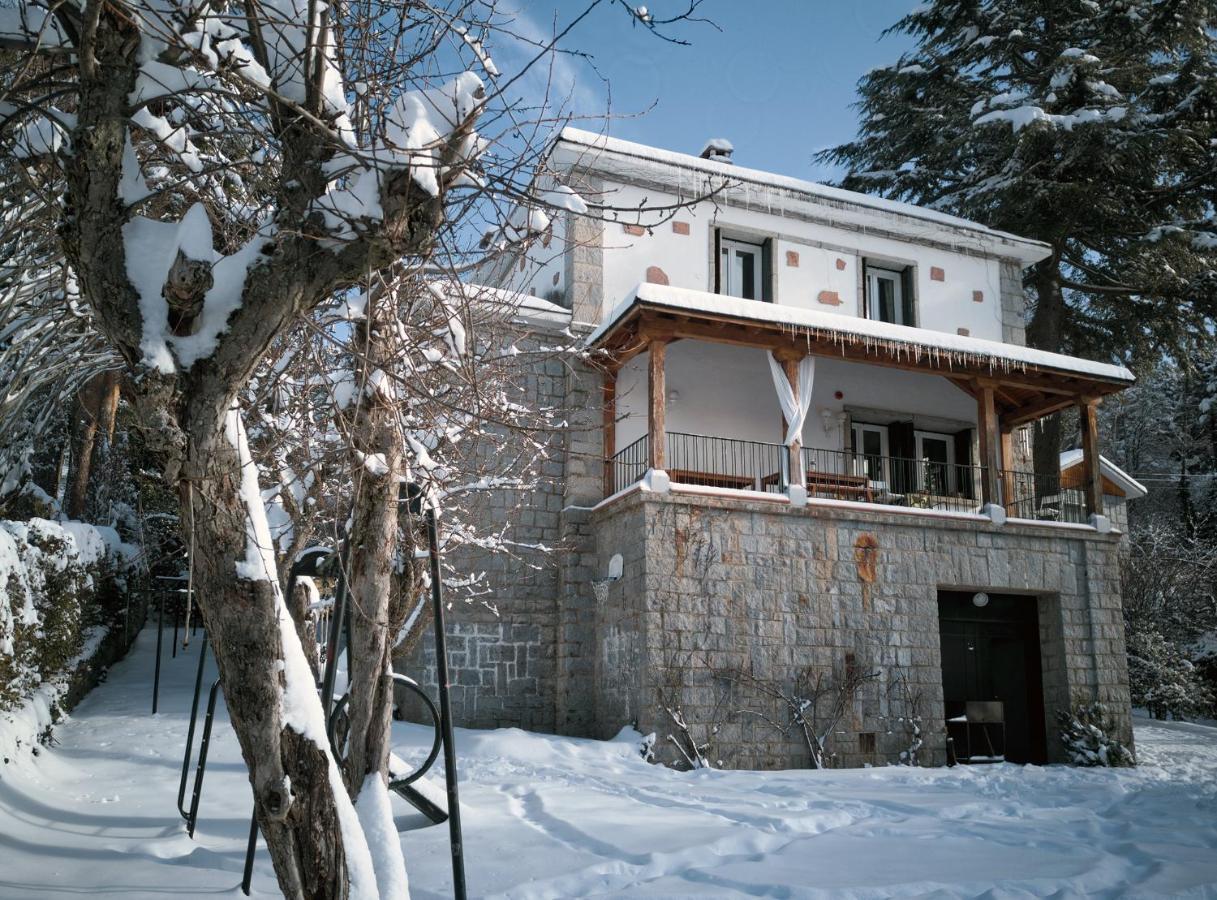 La Casona De Mimi Villa เซร์เซดียา ภายนอก รูปภาพ